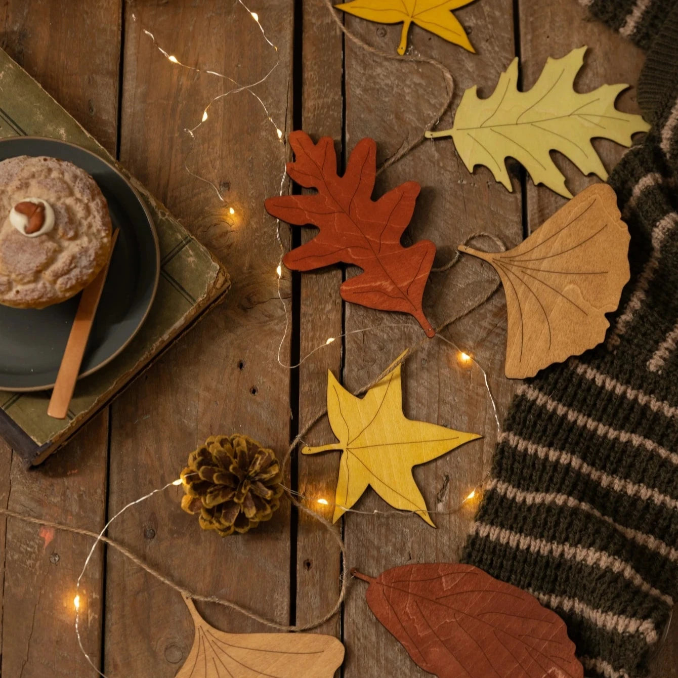 Wooden Leaf Plywood Garland Backdrop